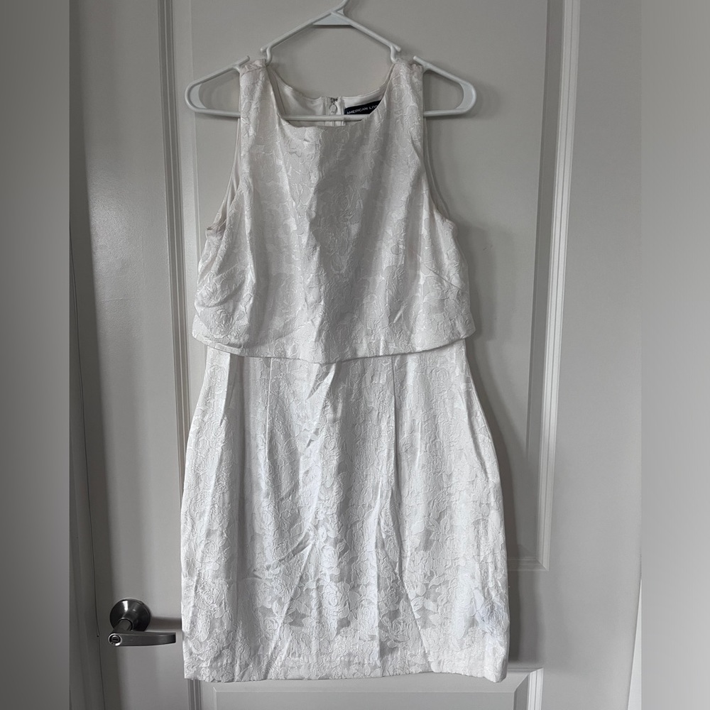 Elegant White Knee-Length Textured Floral Dress